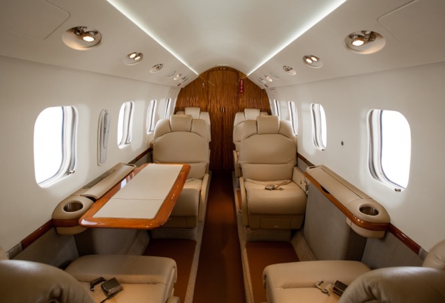 volo privato sul Gulfstream G100